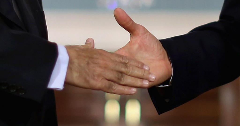 aperto-de-mao