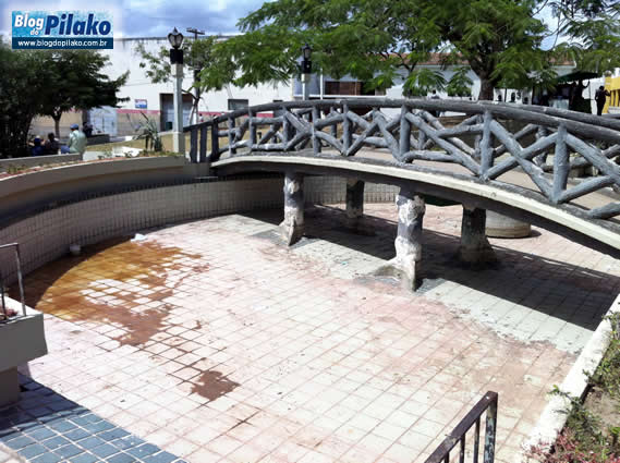 praca-jacare=26-04-12